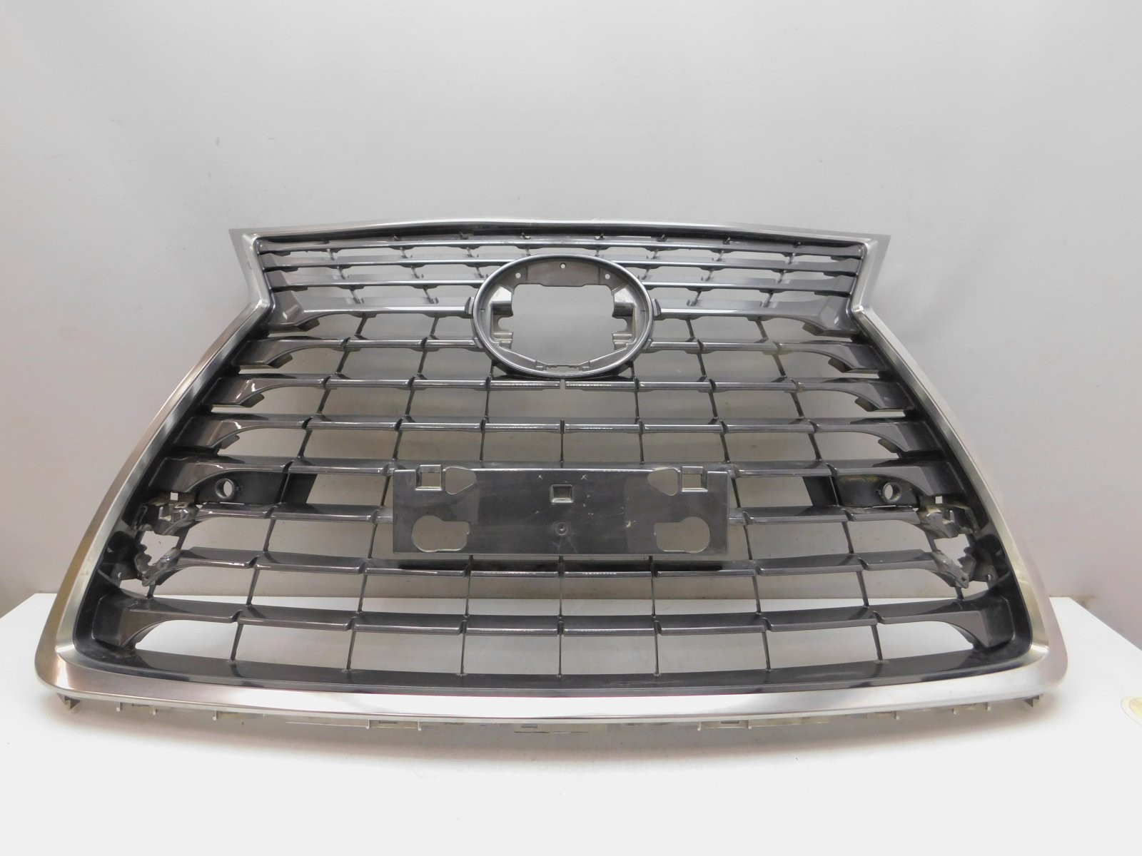 Решетка радиатора Lexus NX 200 2014>