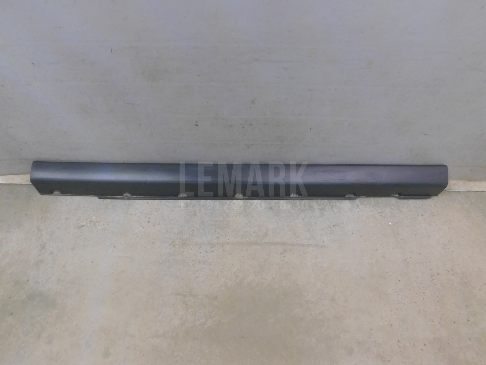 Накладка на порог VAZ Lada Largus 2011> 8450009377