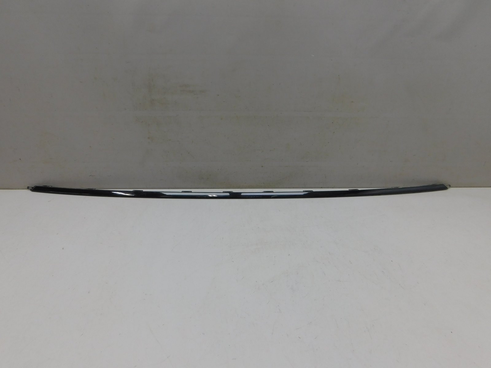 Молдинг заднего бампера Volkswagen Polo Sedan 2011-2020