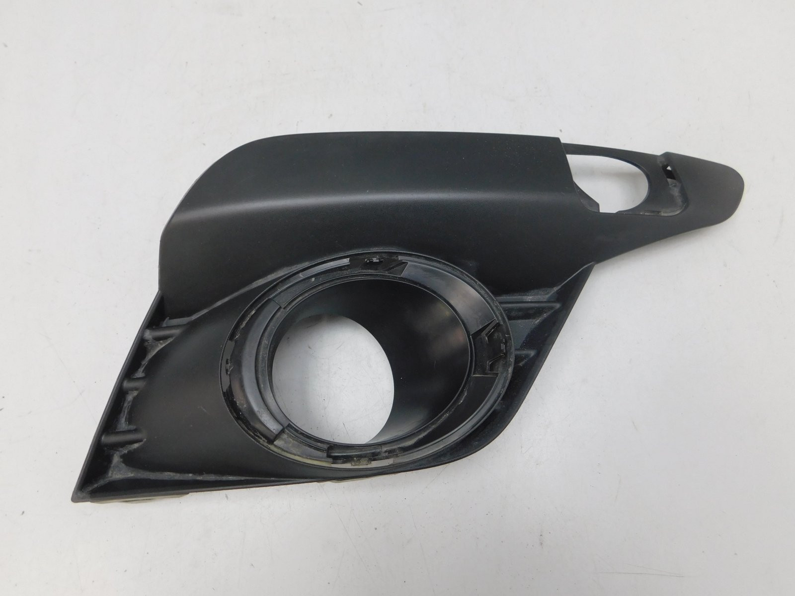 Решетка в бампер правая Renault Logan II 2014>