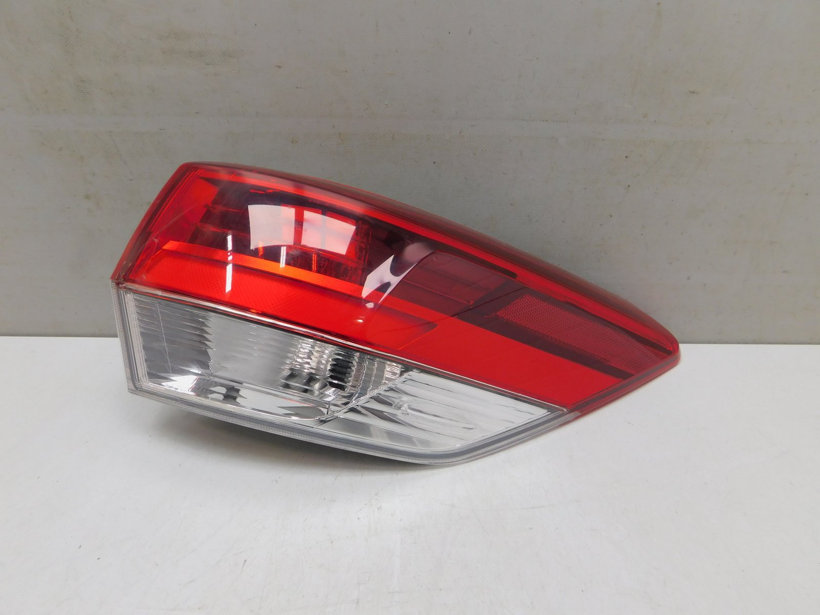 Фонарь задний наружный правый Toyota Highlander III 2013>