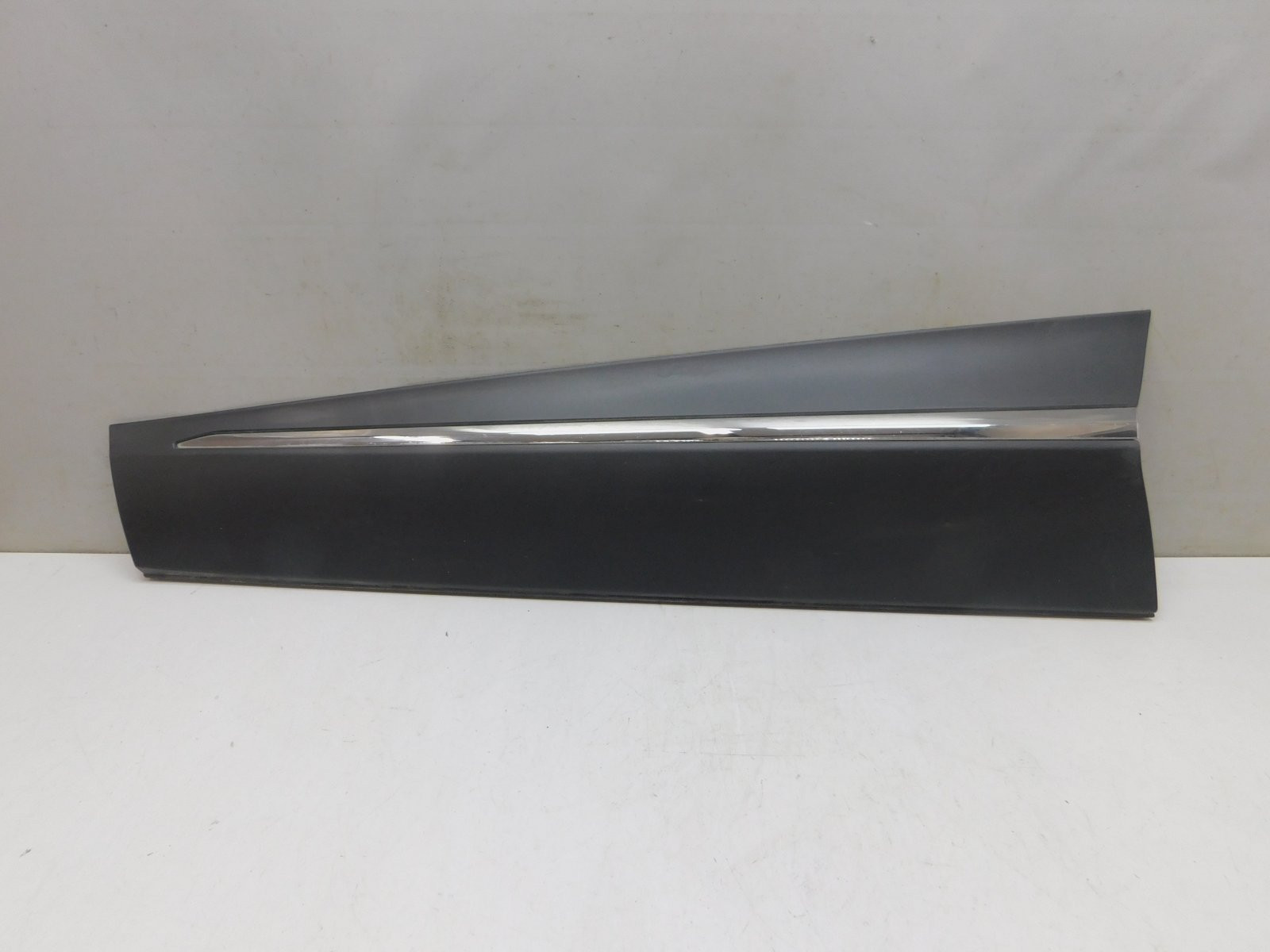 Накладка двери передней левой Renault Kaptur 2016>