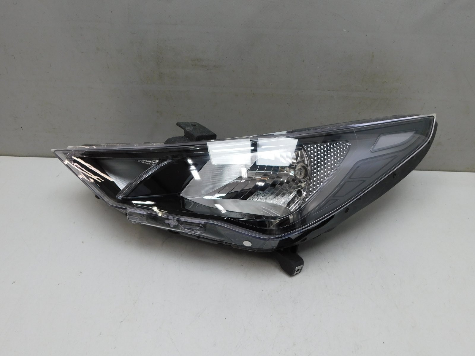 Фара левая Hyundai Solaris 2017>