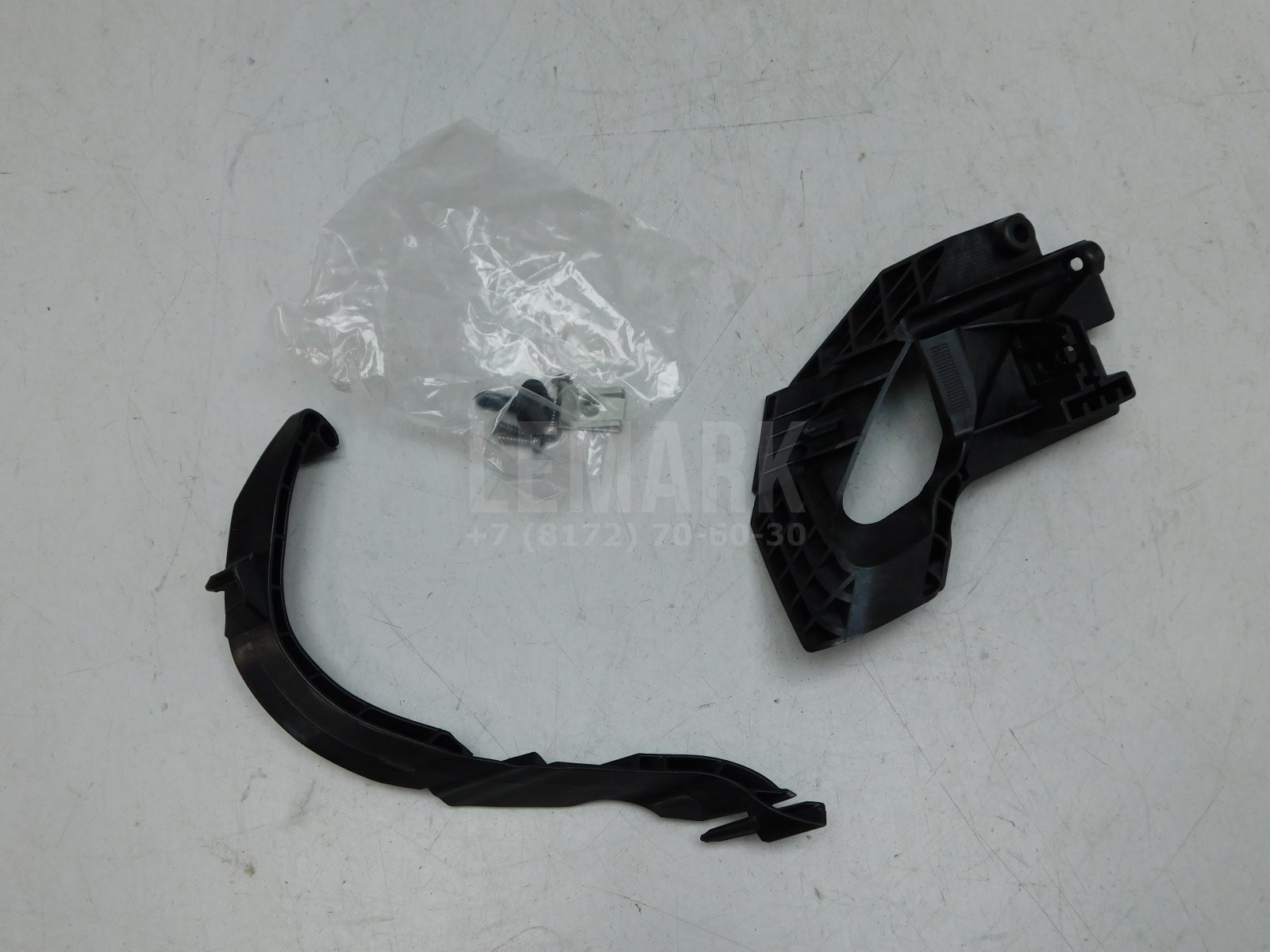 Кронштейн фары левой BMW X5 F15 2013-2018 63117395523