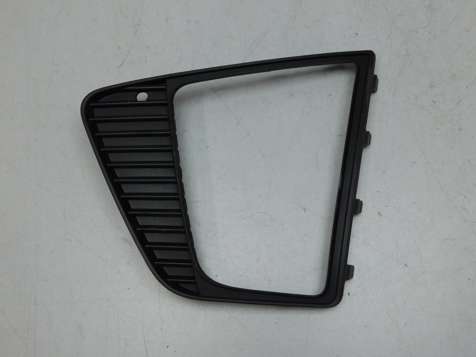 Решетка в бампер левая Hyundai Creta 2016>