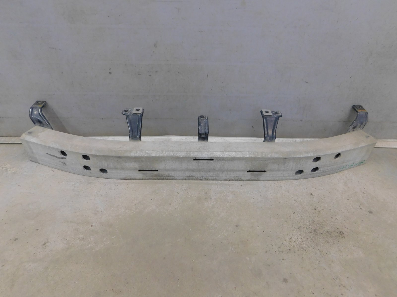 Усилитель переднего бампера Toyota Land Cruiser (150)/Prado 2009>