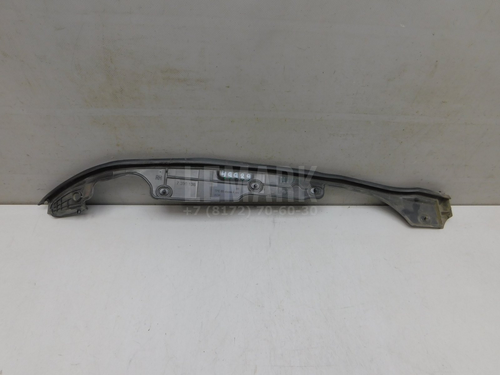Уплотнитель двери Mini Countryman F60 2016> 51767390136