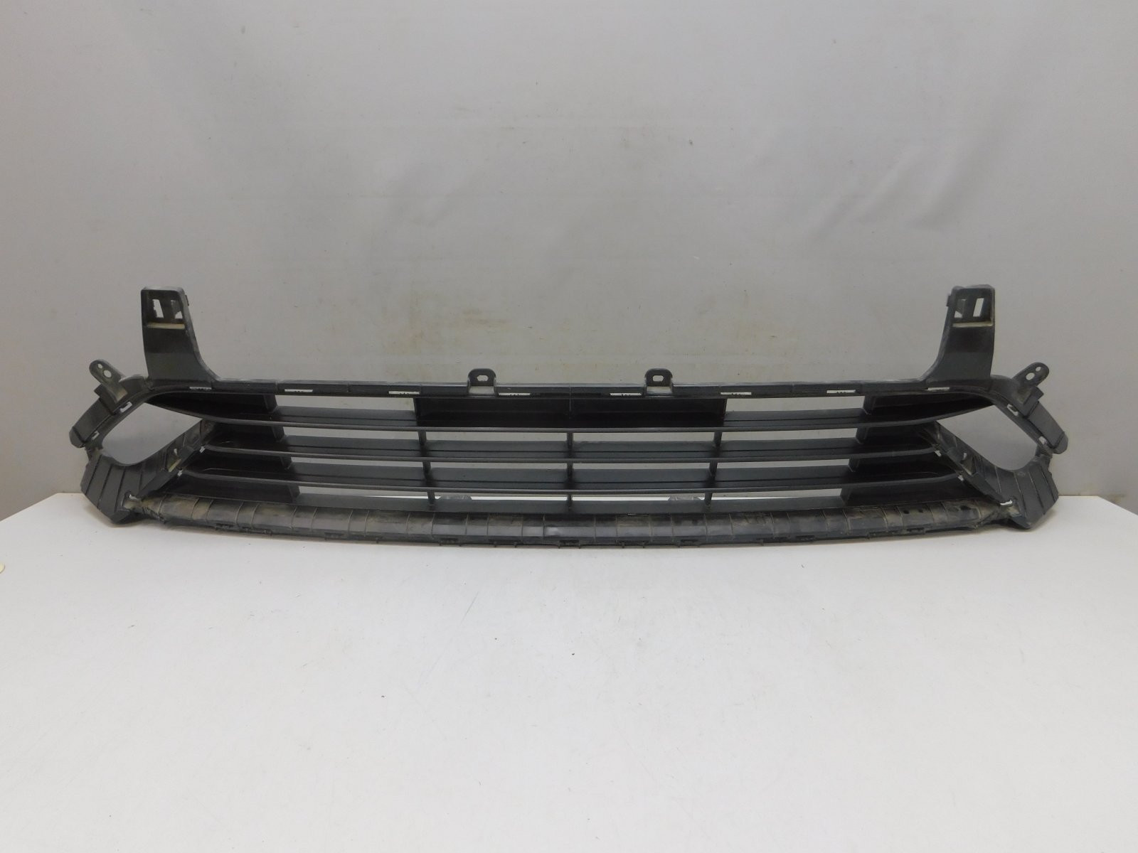 Решетка в бампер центральная Kia K5 2020>