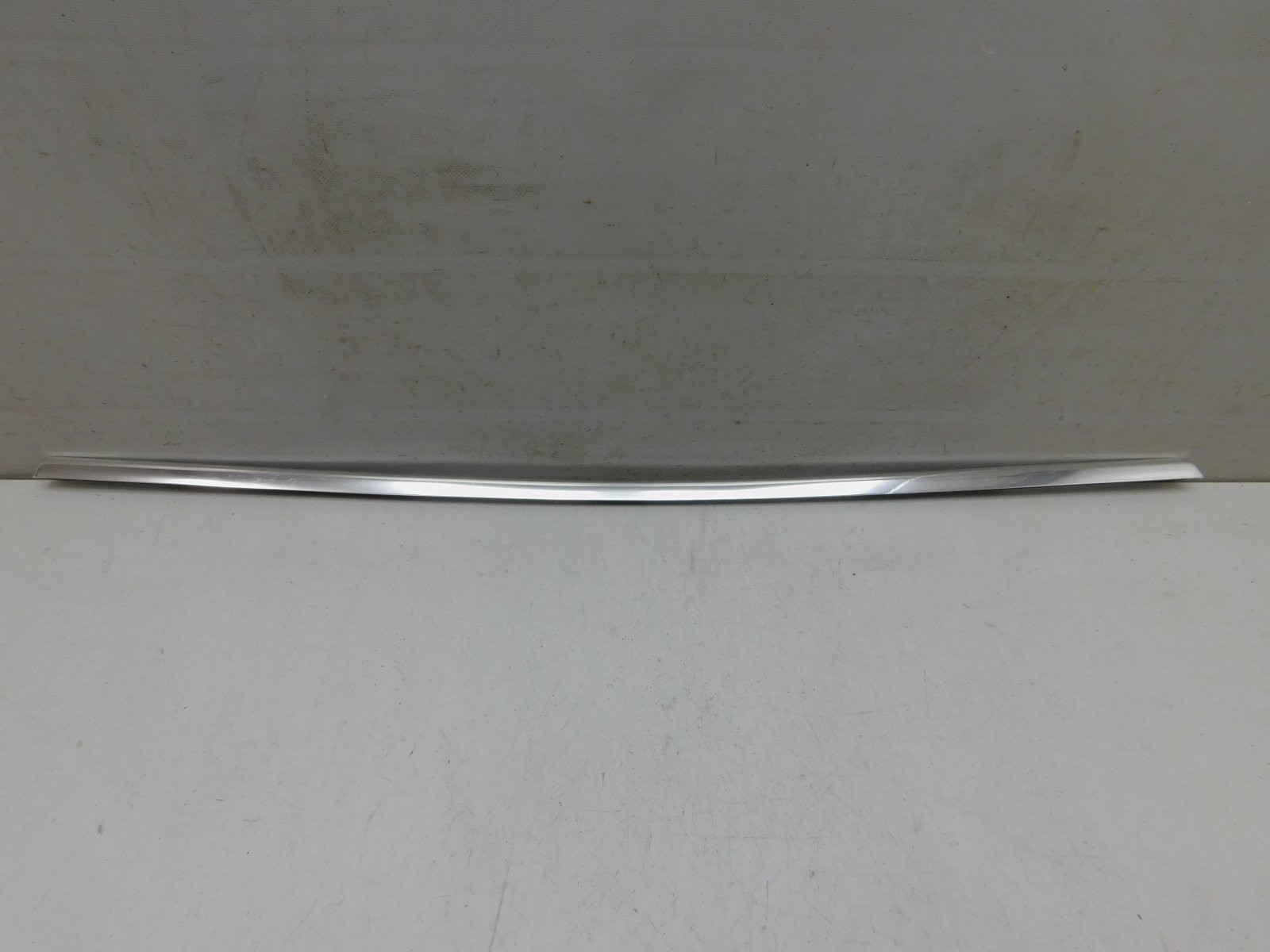 Накладка стекла заднего левого Volvo XC60 2008-2017