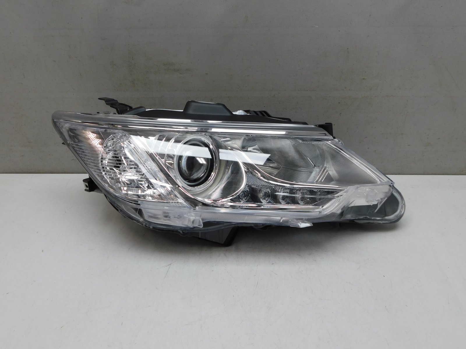 Фара правая Toyota Camry V50 2011-2018