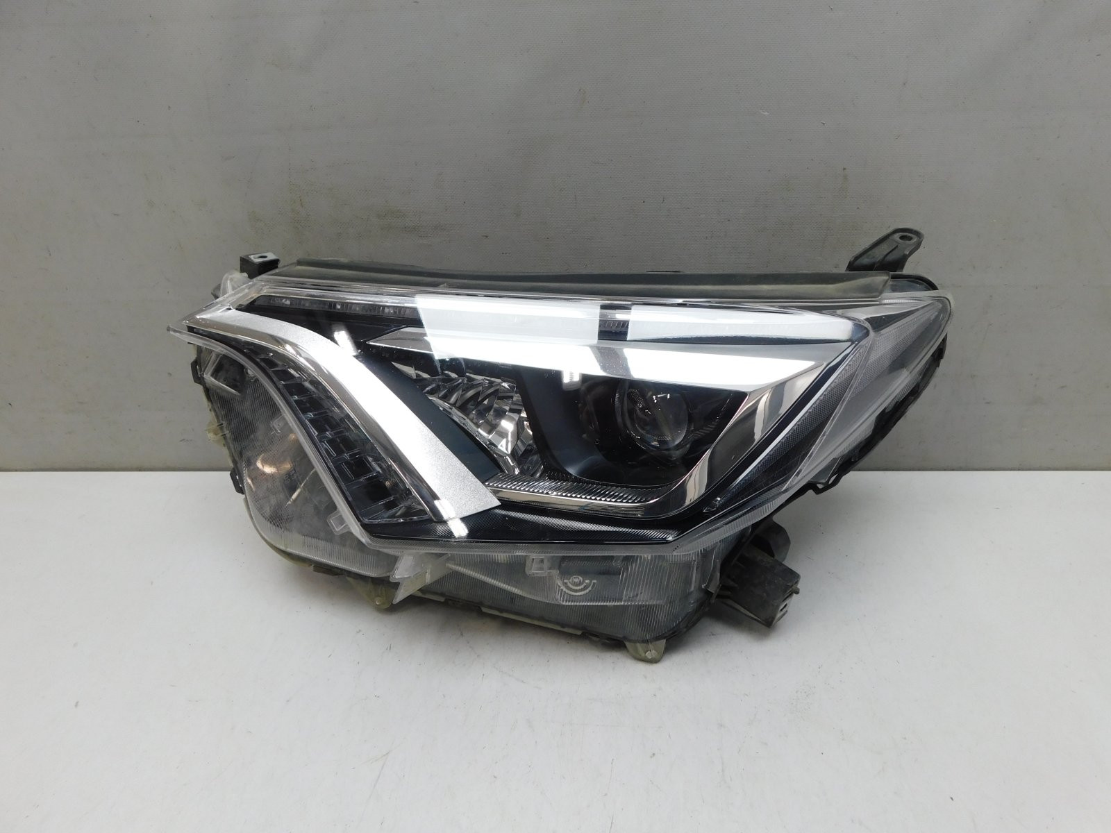 Фара левая Toyota RAV 4 2013-2019