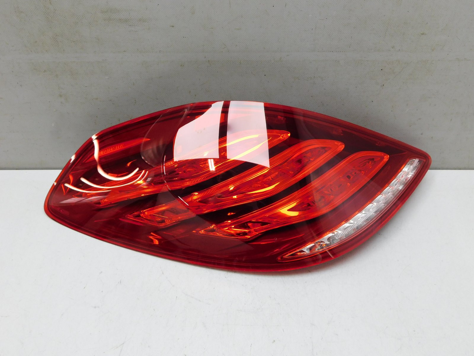 Фонарь задний левый Mercedes-Benz S-Klasse W222 2013>