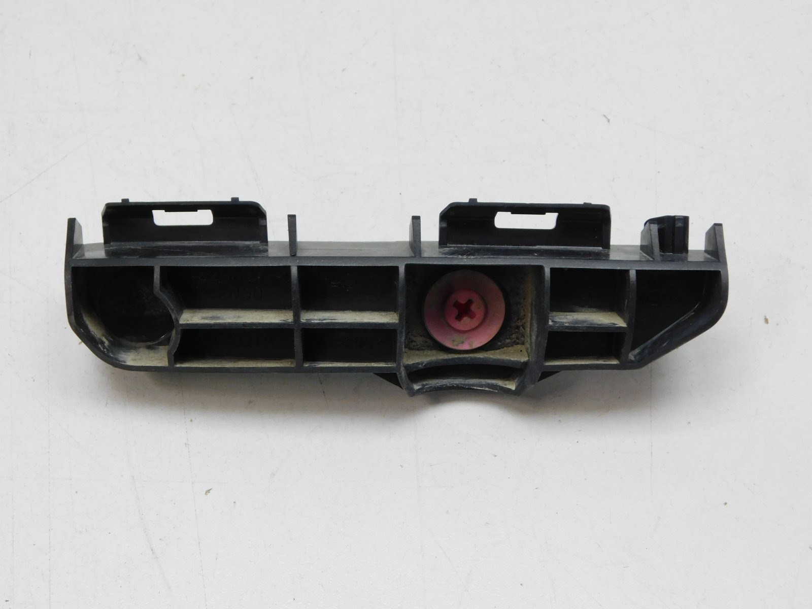 Направляющая заднего бампера Toyota RAV 4 2013-2019