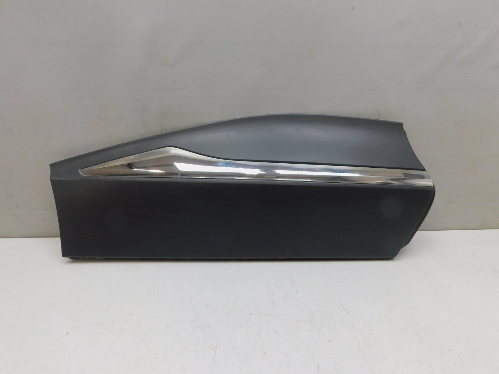 Накладка двери задней правой Renault Kaptur 2016>