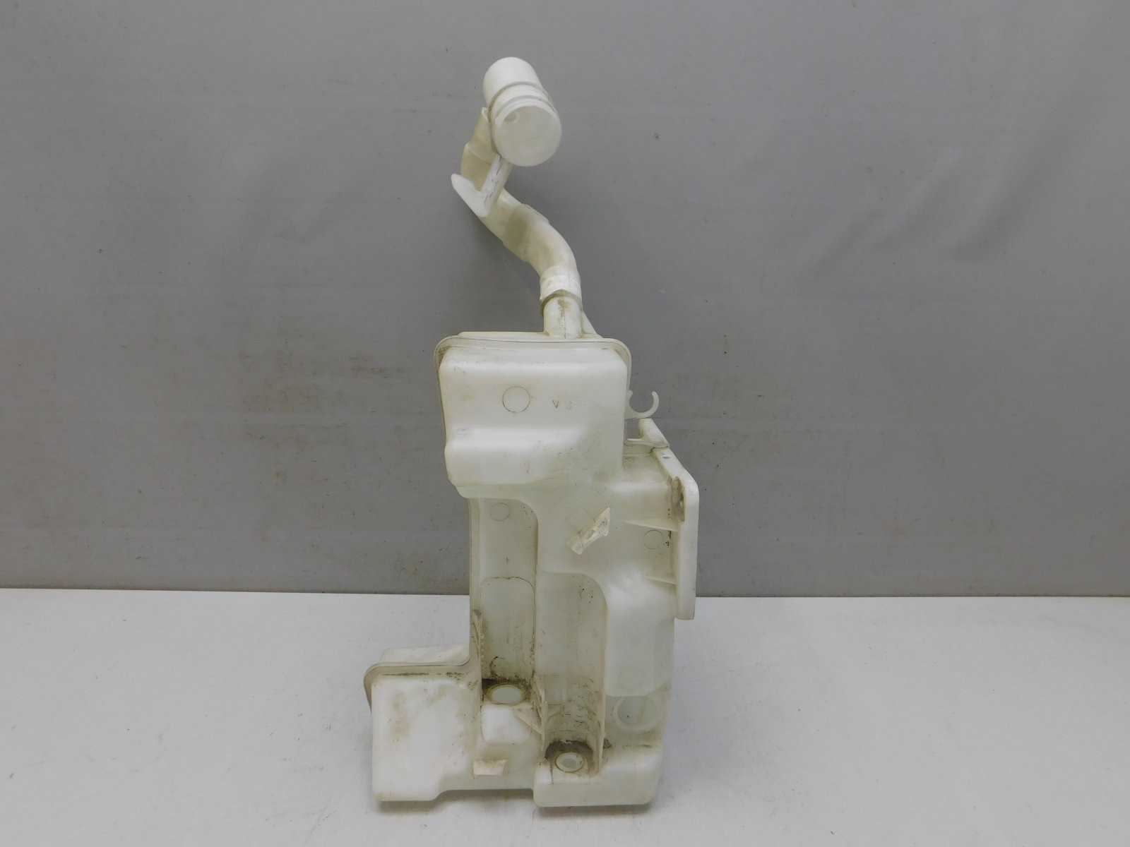 Бачок омывателя лобового стекла Volkswagen Jetta 2011>