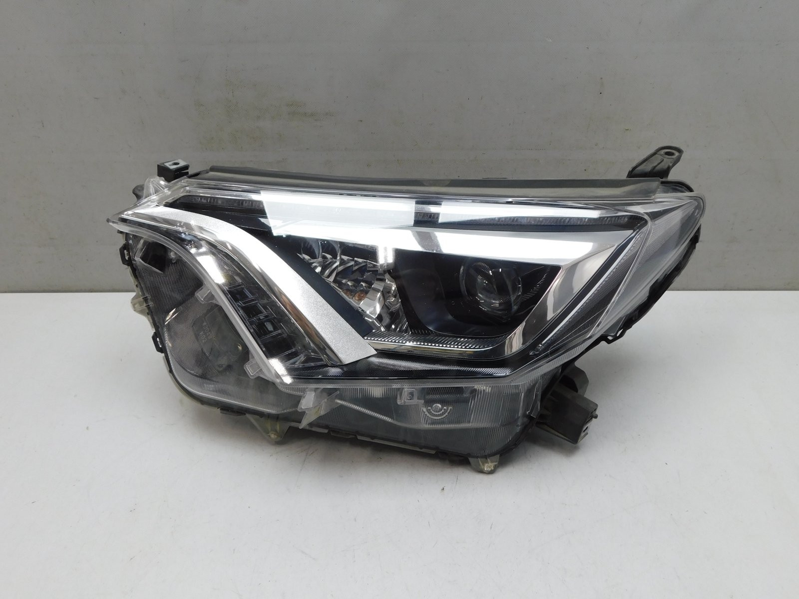 Фара левая Toyota RAV 4 2013-2019