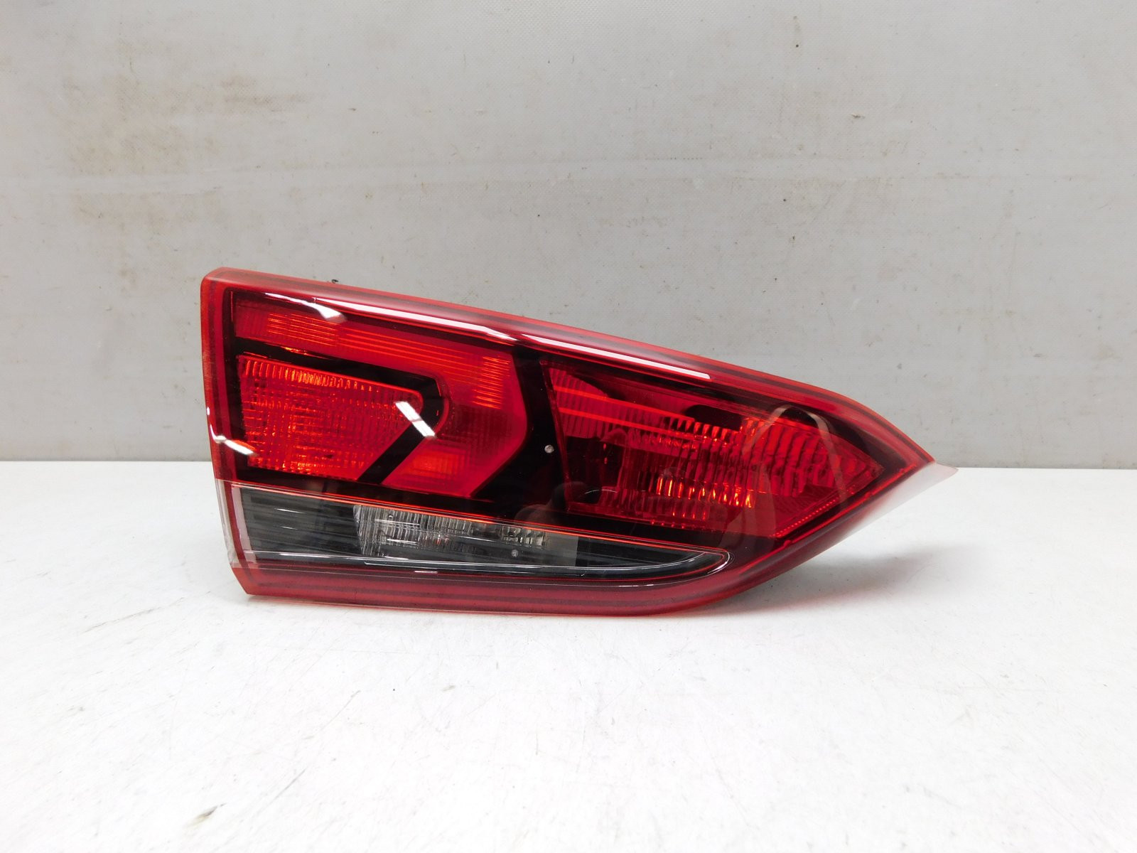 Фонарь задний внутренний левый Hyundai Solaris 2017>