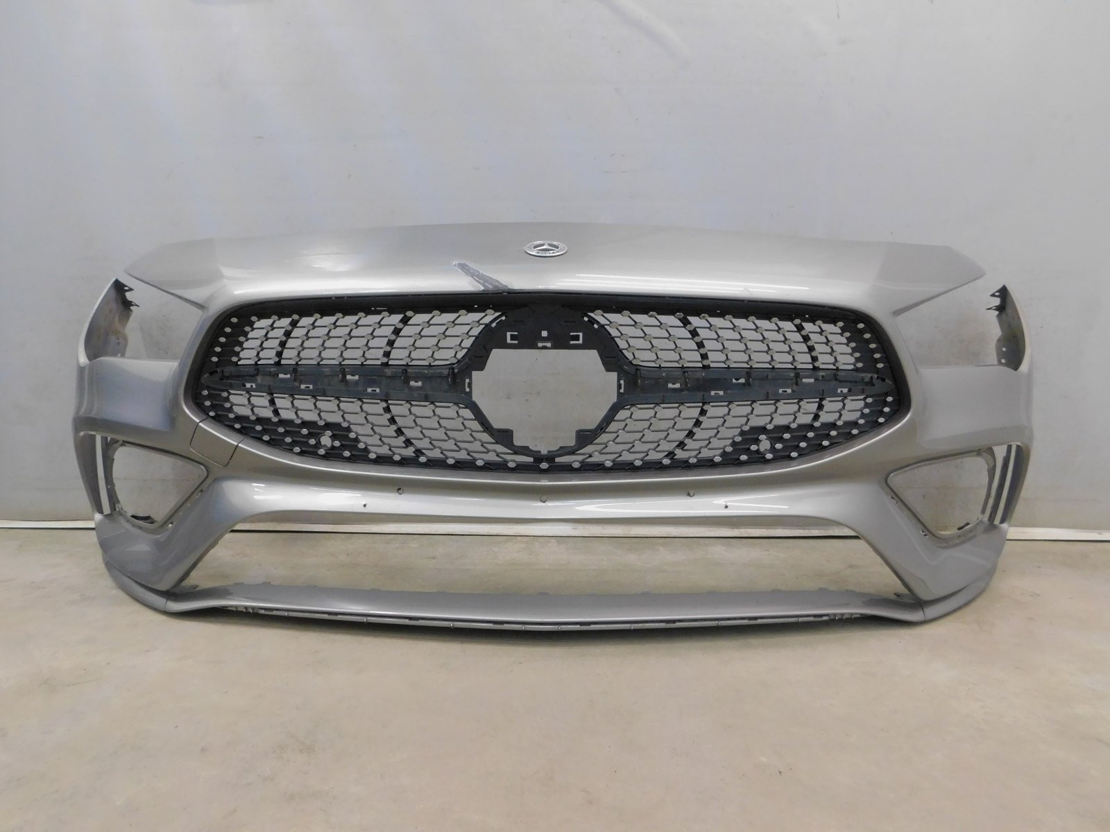 Бампер передний Mercedes-Benz CLA-klasse II C118 2019>