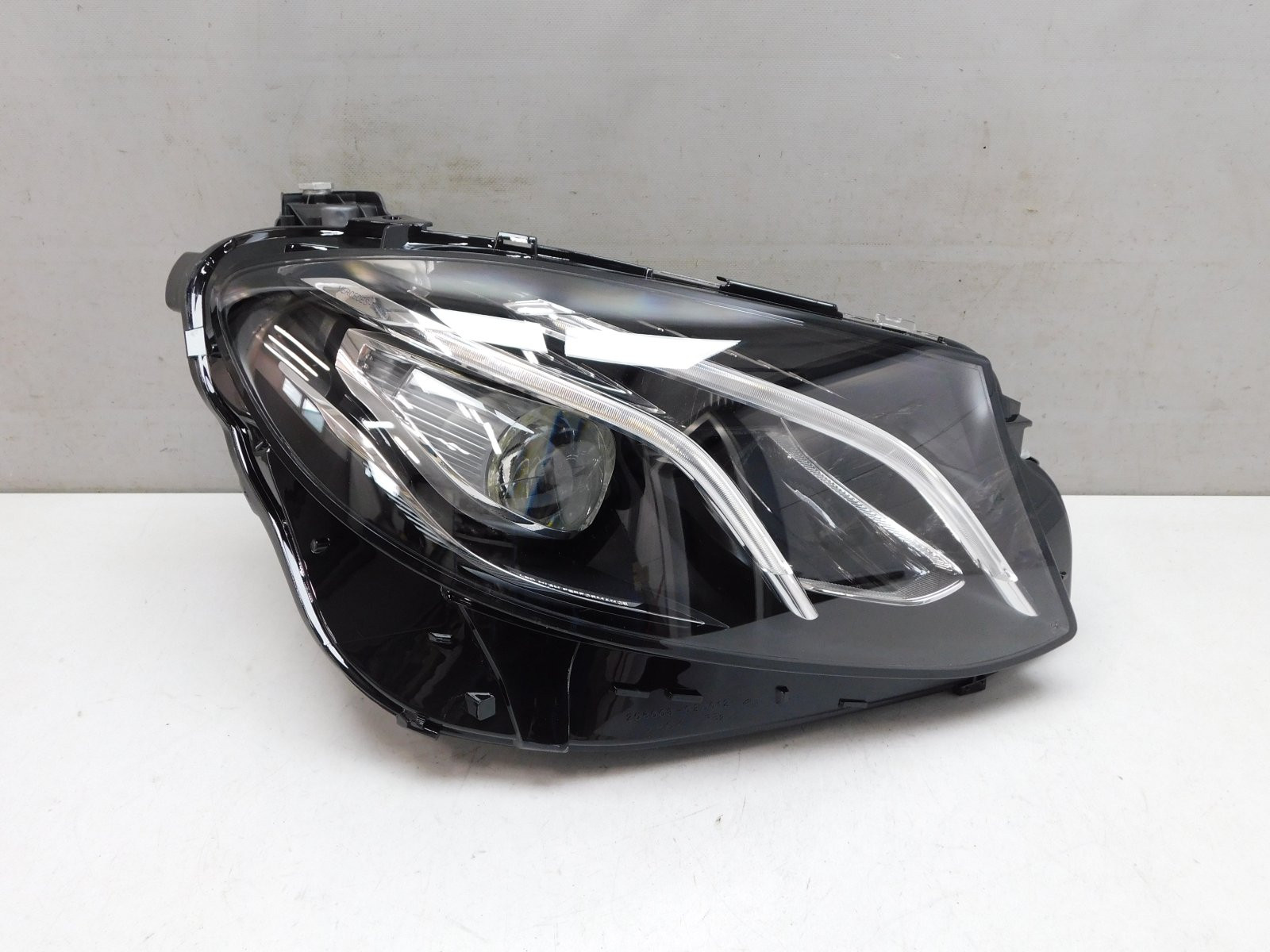 Фара правая Mercedes-Benz E-Klasse W213 2016>