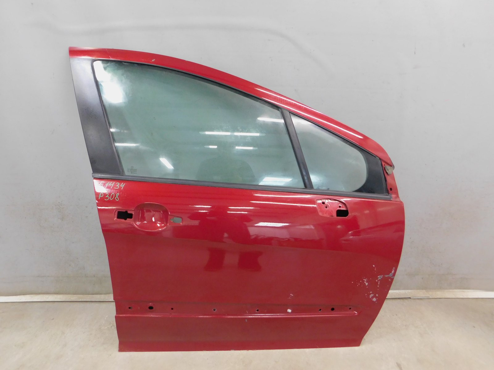 Дверь передняя правая Peugeot 308 2007>