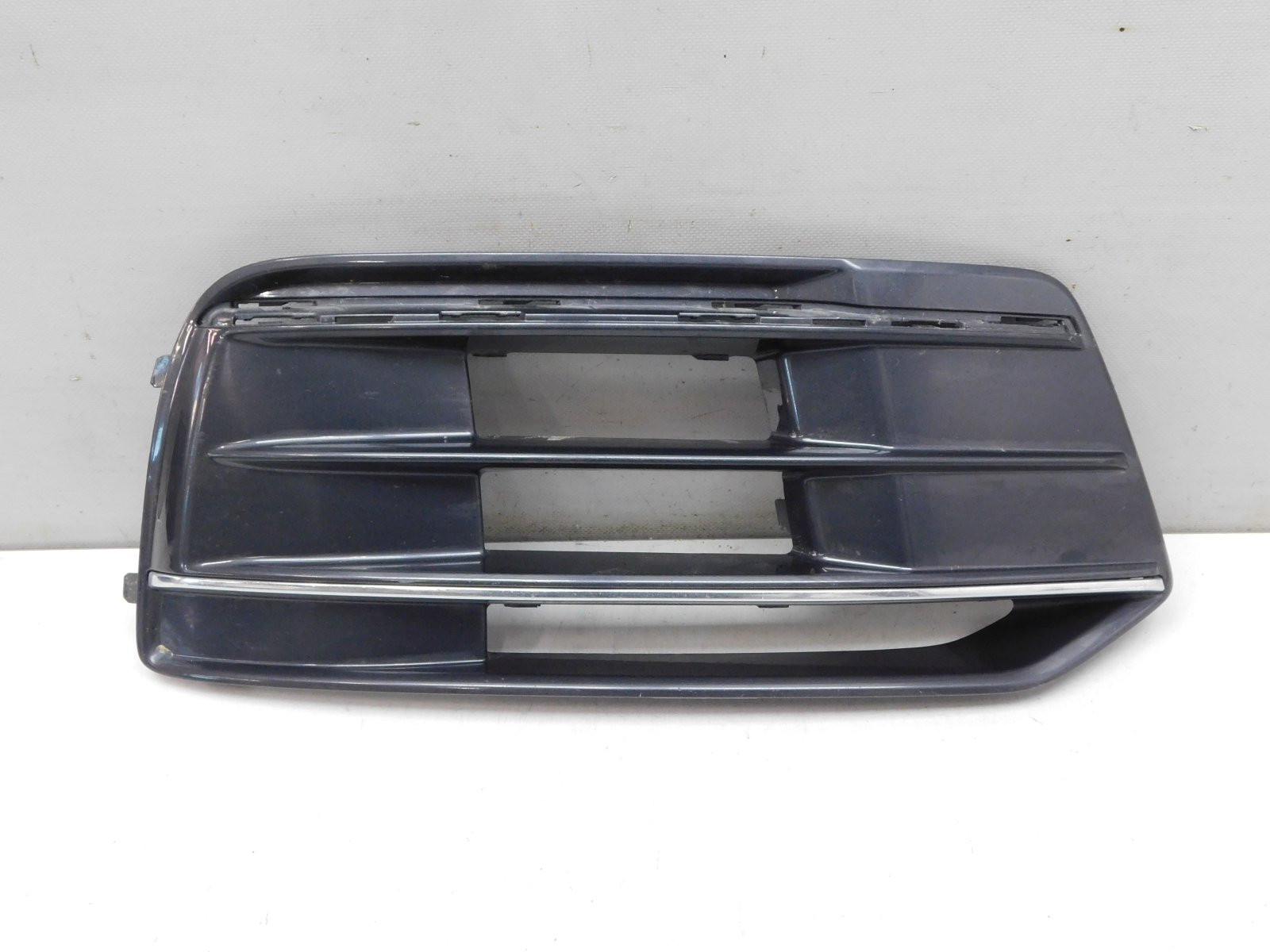 Решетка в бампер правая Audi Q5 2017>