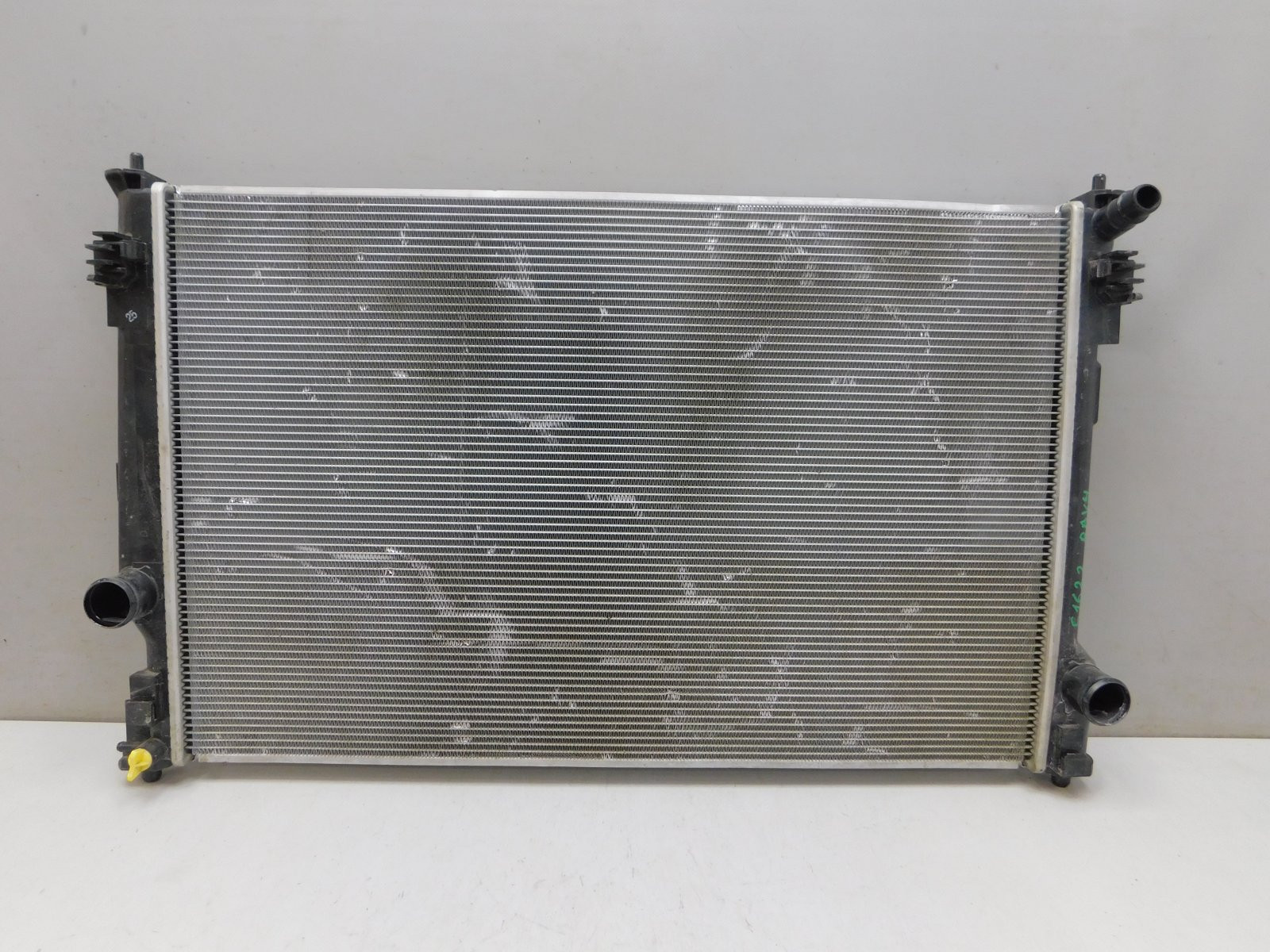 Радиатор охлаждения Toyota RAV 4 2019>