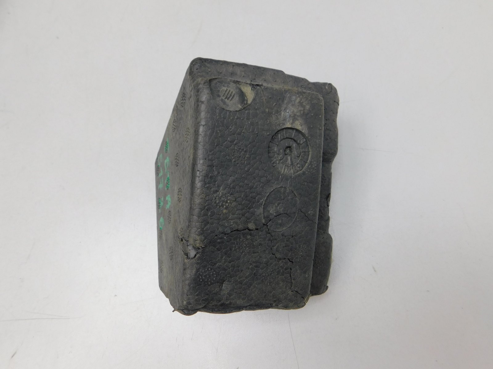 Усилитель переднего бампера Volkswagen Jetta 2011>