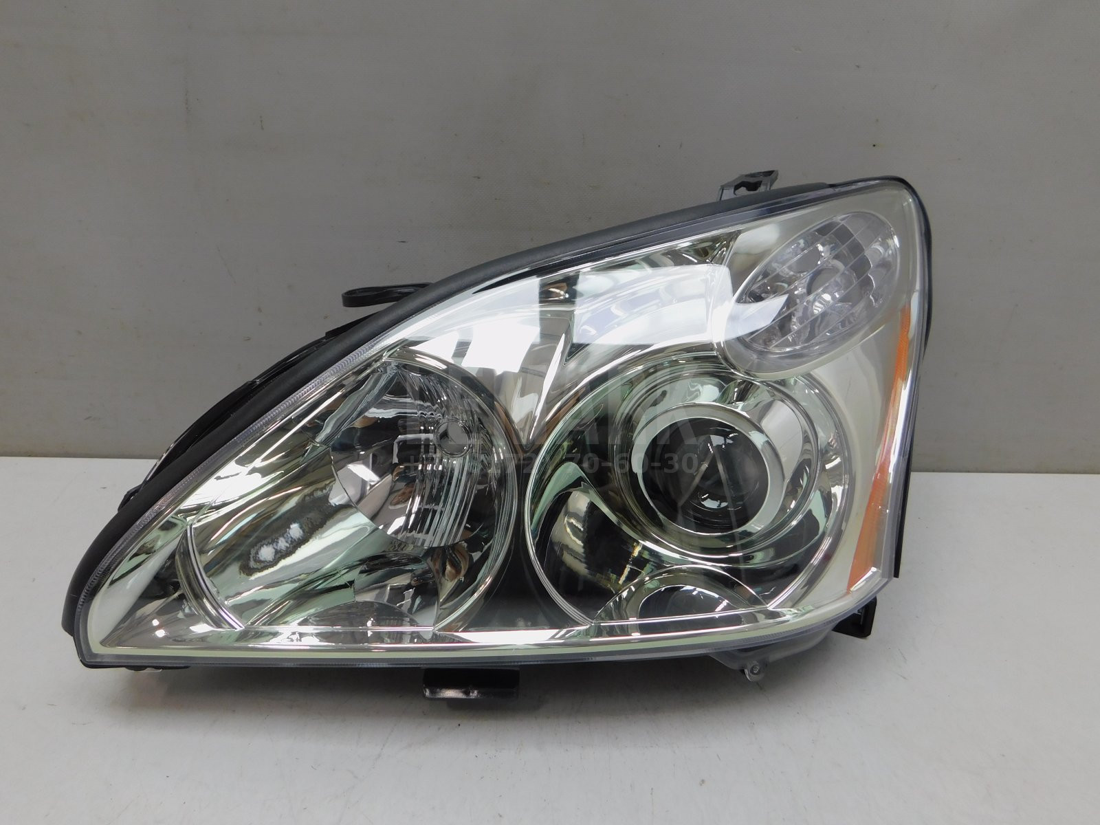 Фара левая Lexus RX 2003-2009 8118548210