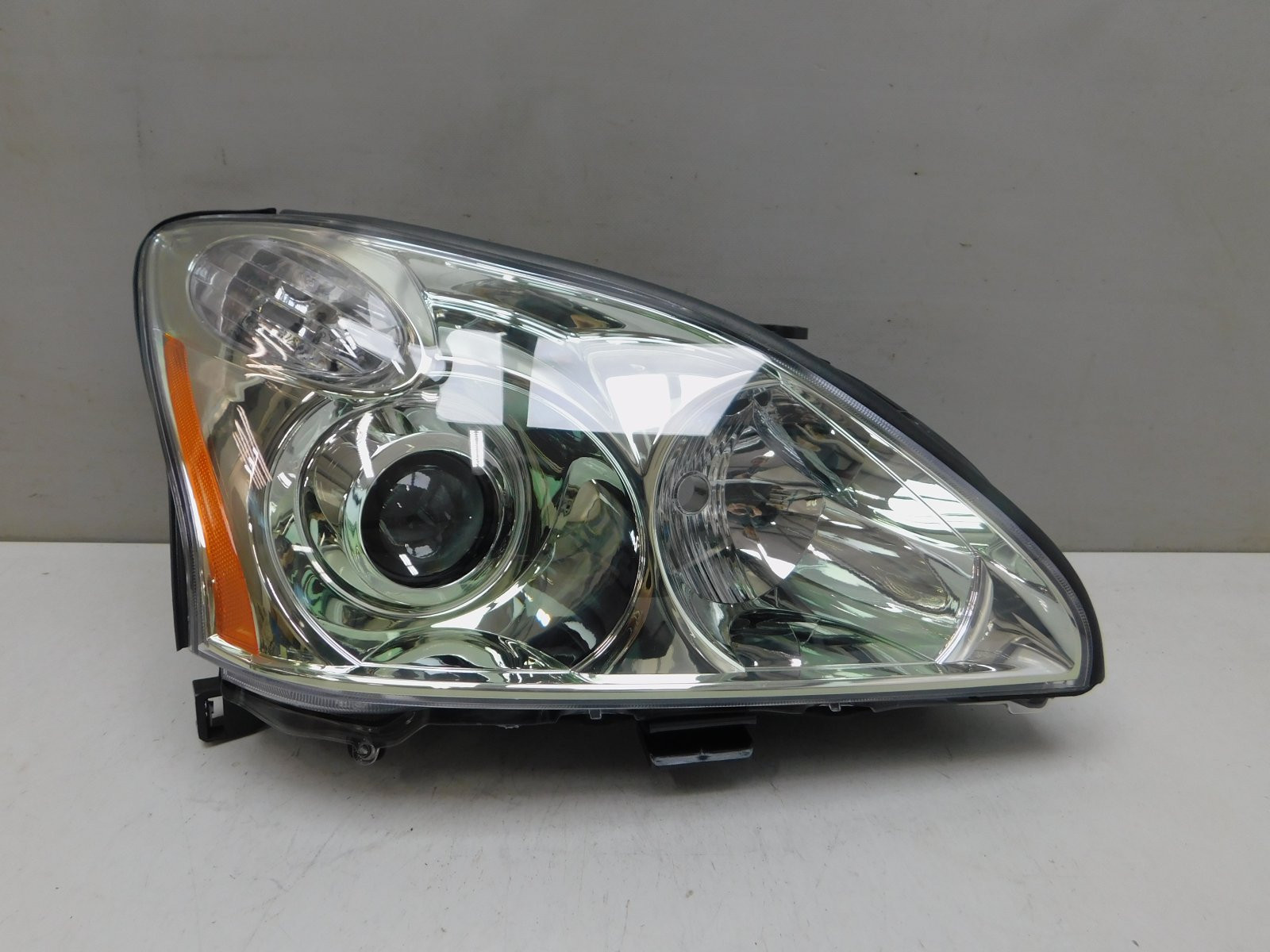 Фара правая Lexus RX 2003-2009