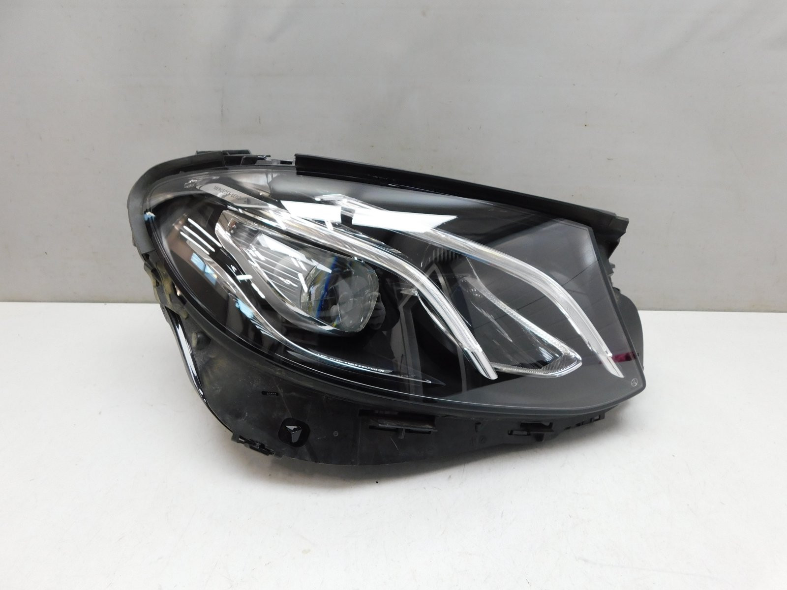 Фара правая Mercedes-Benz E-Klasse W213 2016>