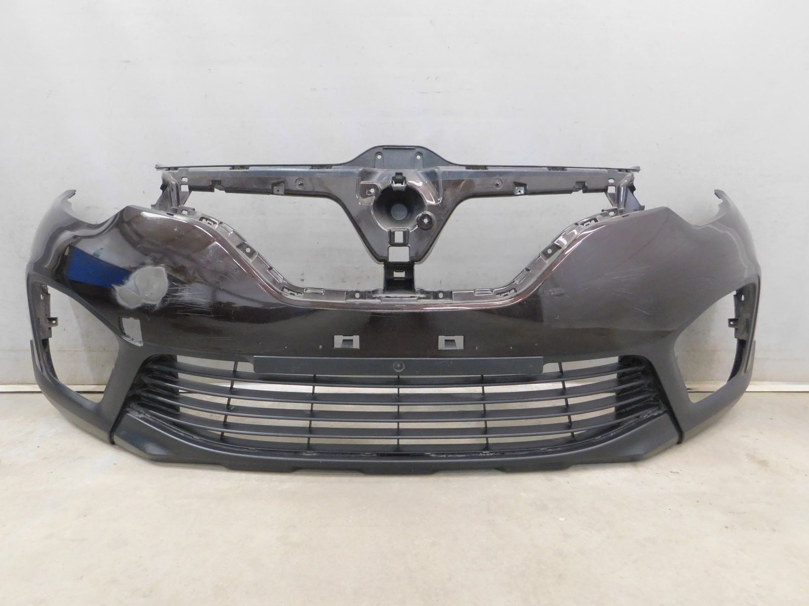 Бампер передний Renault Kaptur 2016>