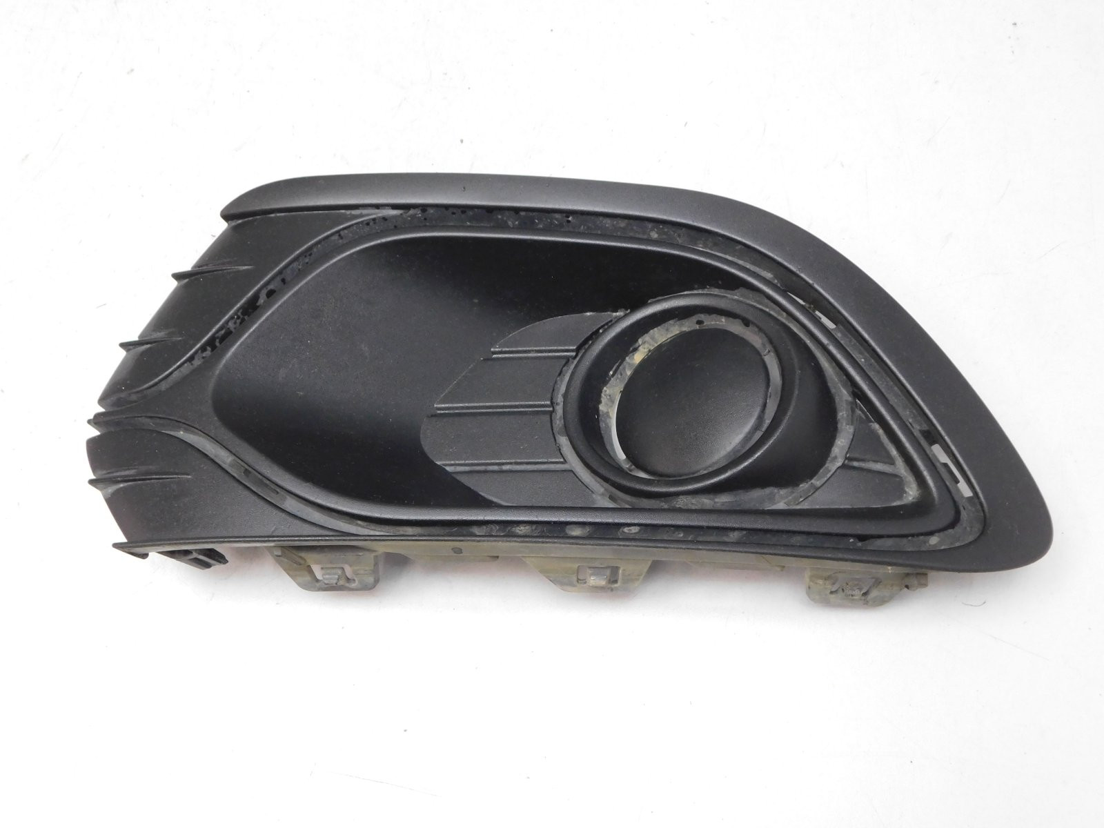 Решетка в бампер левая Renault Logan II 2014>