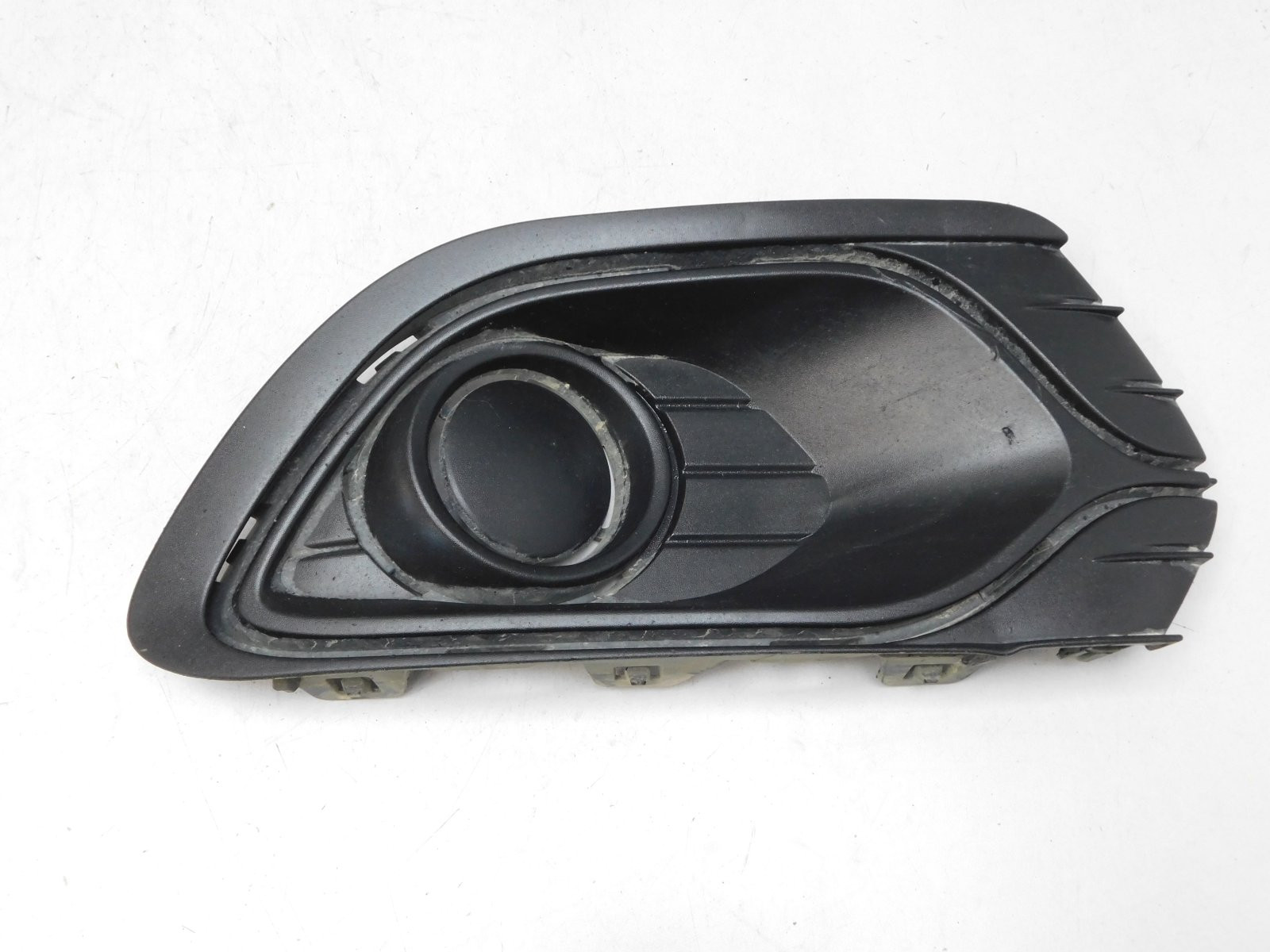 Решетка в бампер правая Renault Logan II 2014>