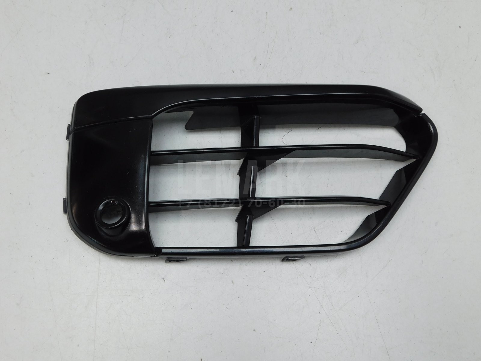 Решетка в бампер правая BMW X1 F48 2015> 51117383356