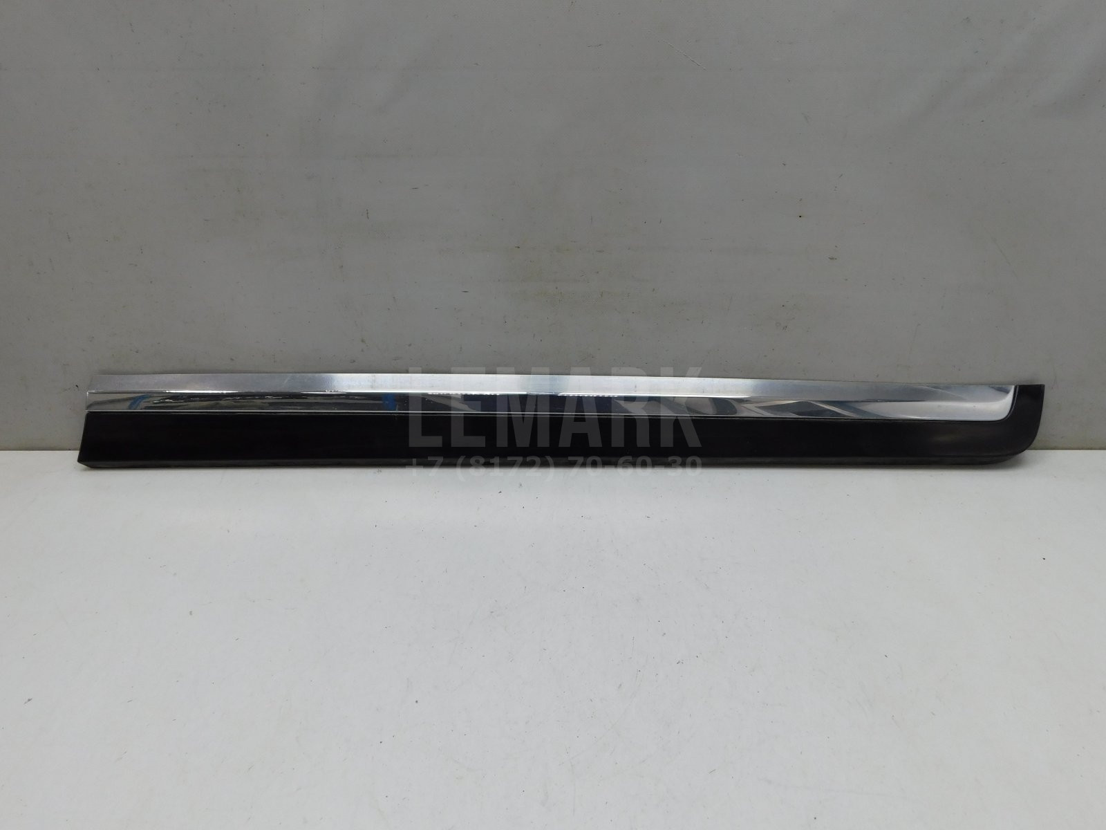 Накладка двери передней правой Volvo XC60 2008-2017 31333817