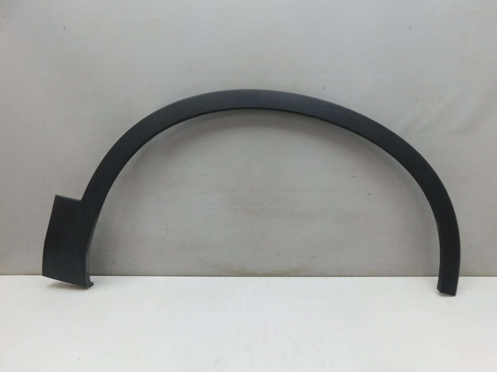 Накладка крыла переднего правого Volvo XC40 2017>