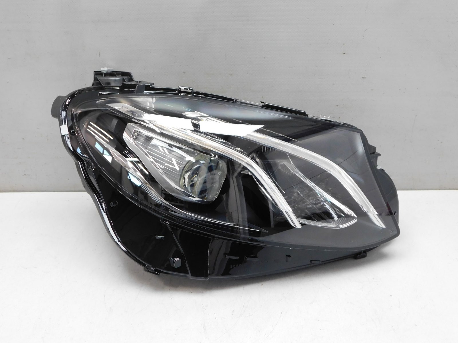 Фара правая Mercedes-Benz E-Klasse W213 2016>