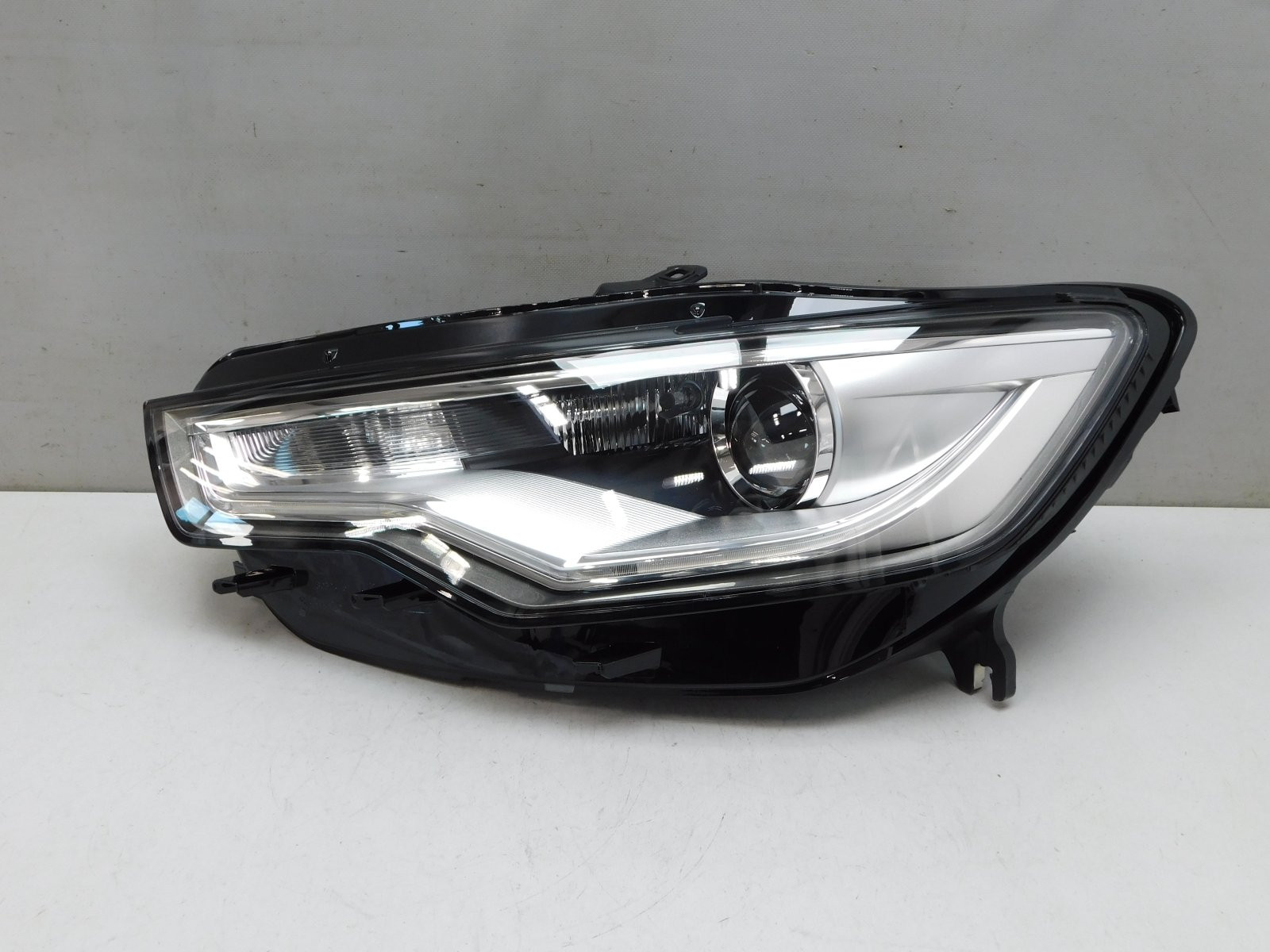 Фара левая Audi A6 [C7,4G] 2011-2018