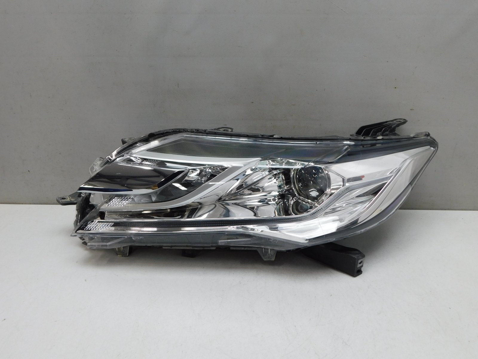 Фара левая Mitsubishi Pajero/Montero Sport (KS) 2015>