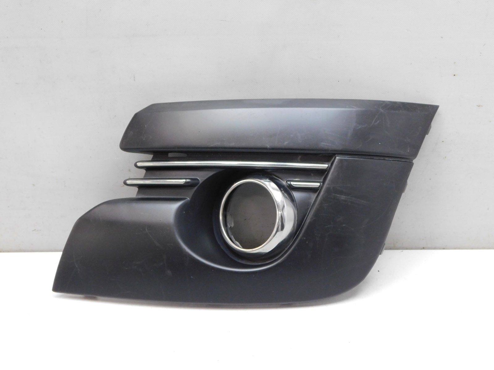 Решетка в бампер левая Peugeot 3008 2010>