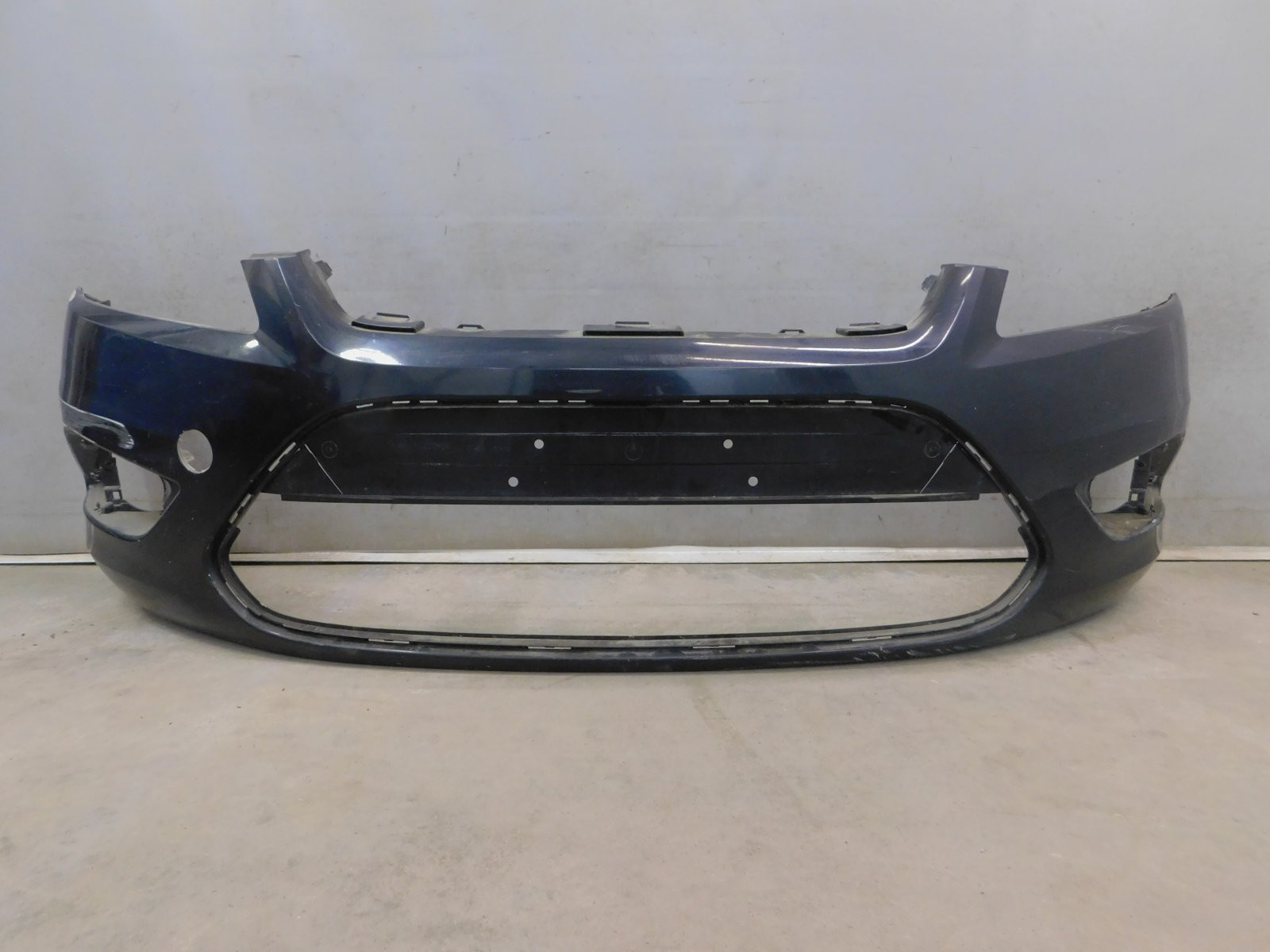 Бампер передний Ford Focus II 2008-2011