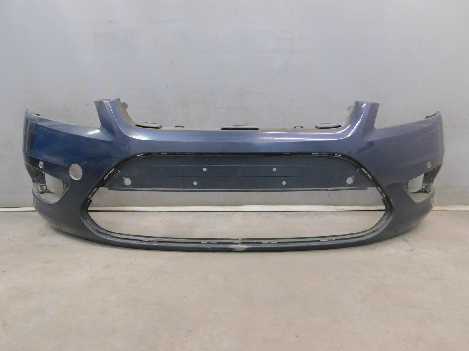 Бампер передний Ford Focus II 2008-2011