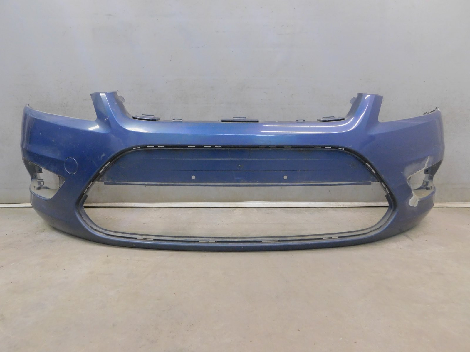 Бампер передний Ford Focus II 2008-2011