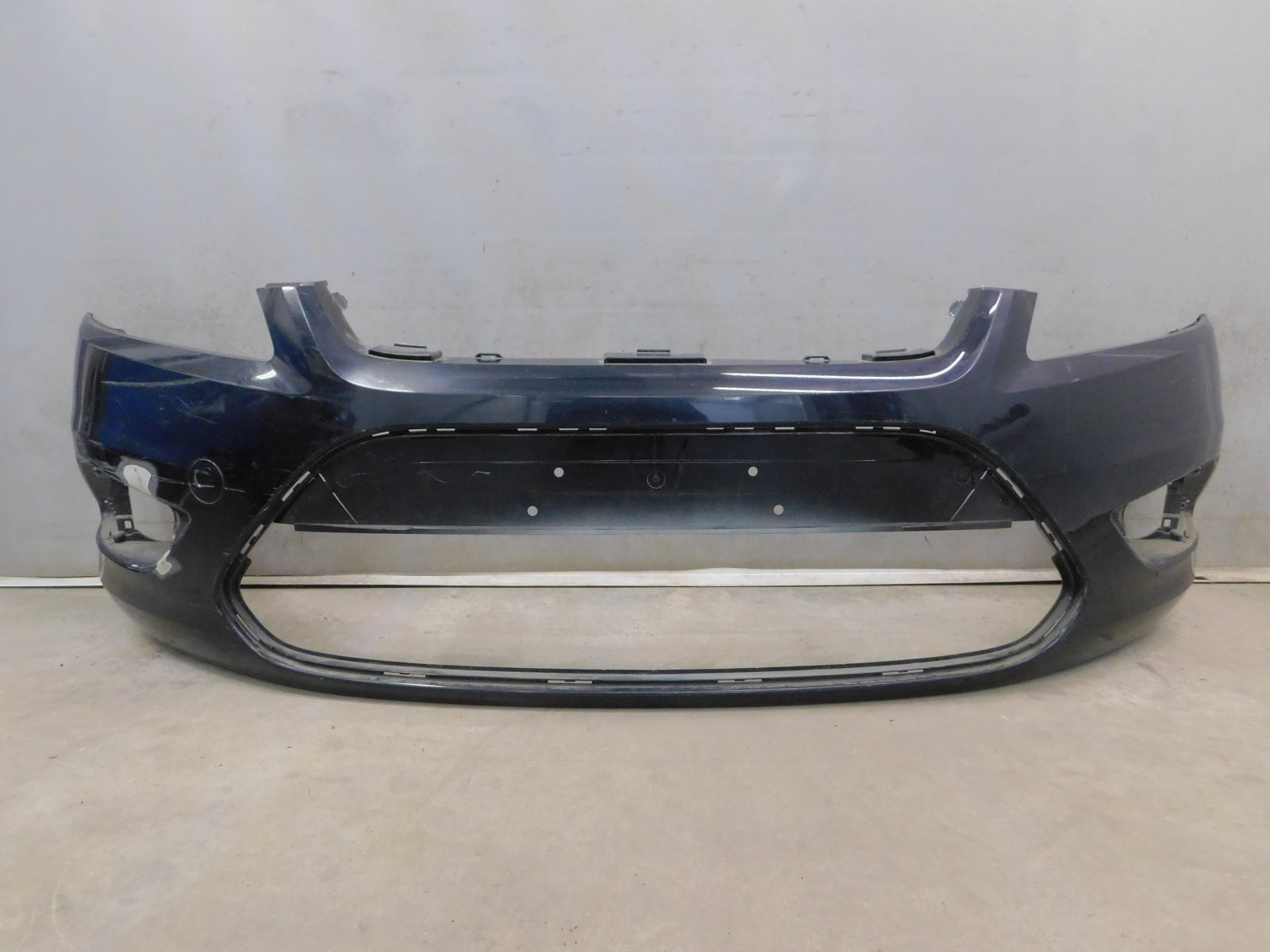 Бампер передний Ford Focus II 2008-2011