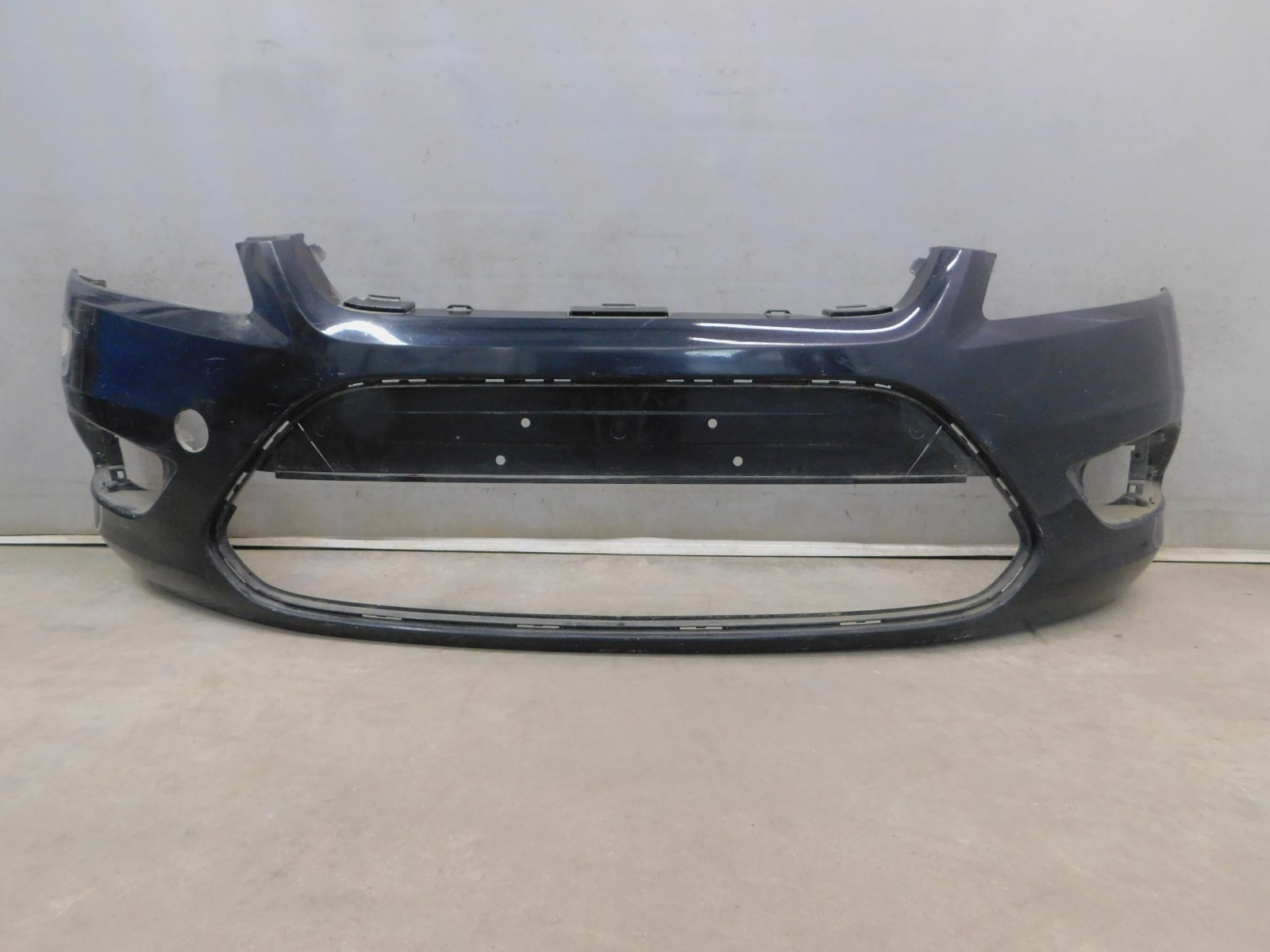 Бампер передний Ford Focus II 2008-2011