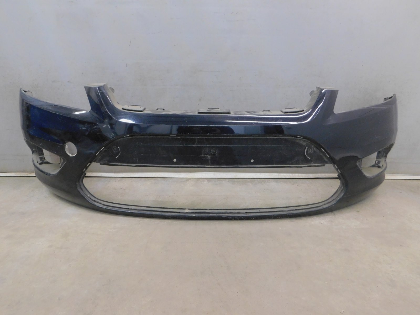 Бампер передний Ford Focus II 2008-2011