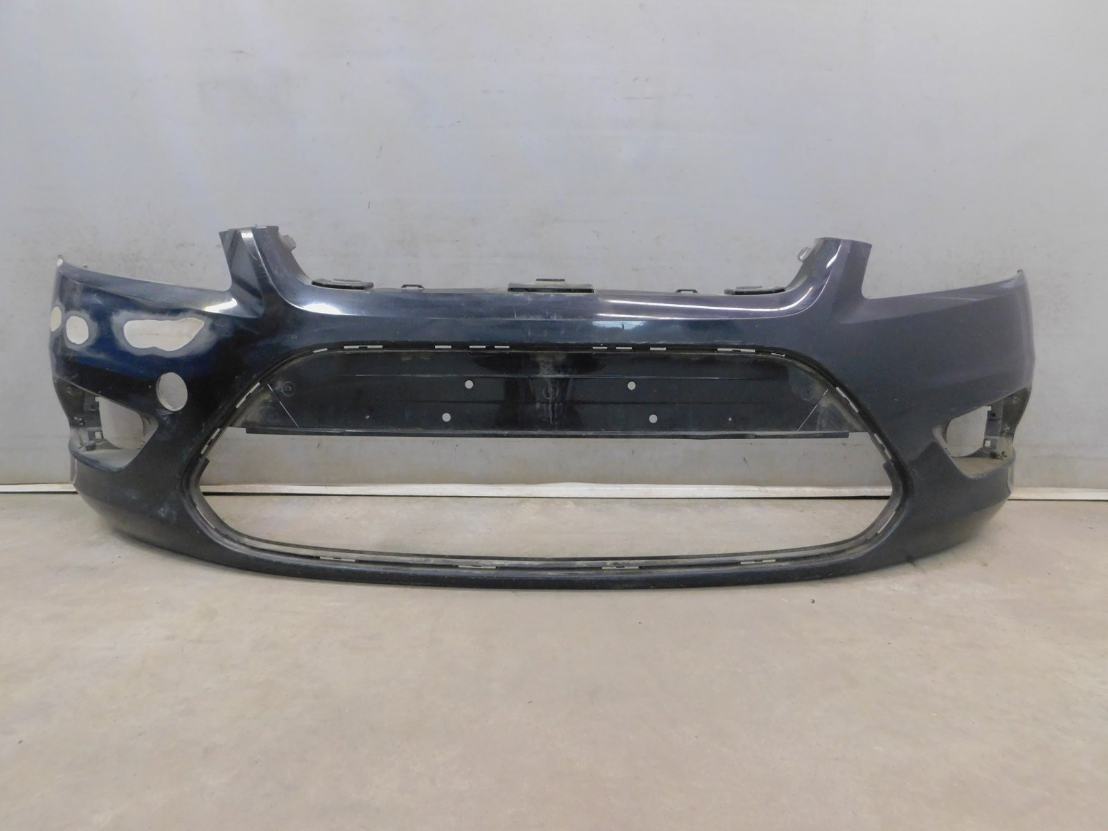 Бампер передний Ford Focus II 2008-2011