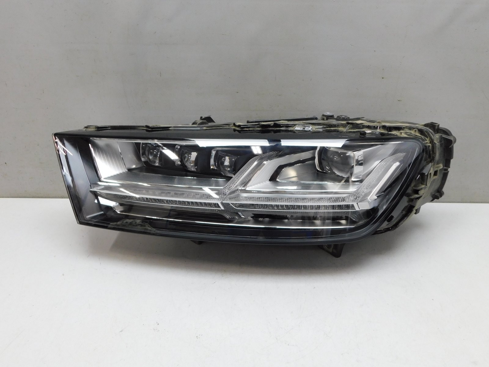 Фара левая Audi Q7 [4M] 2015>