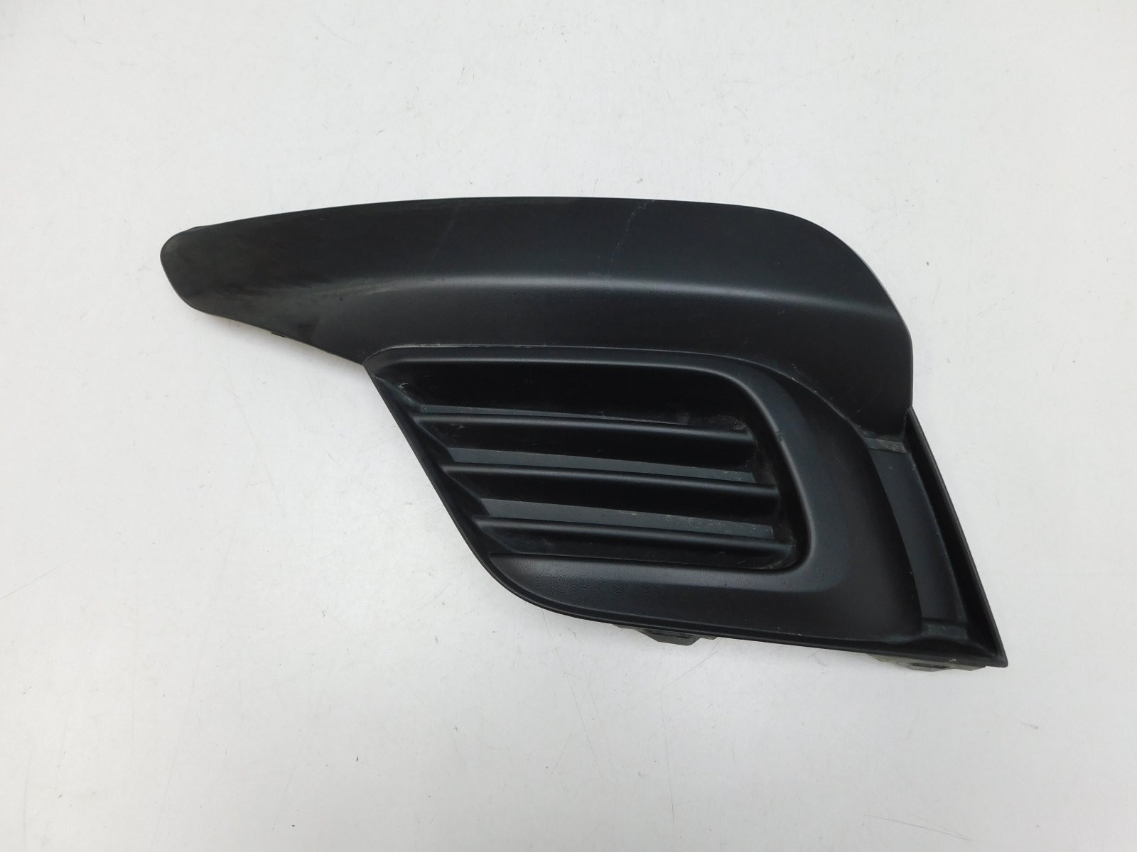 Решетка в бампер левая Renault Logan II 2014>