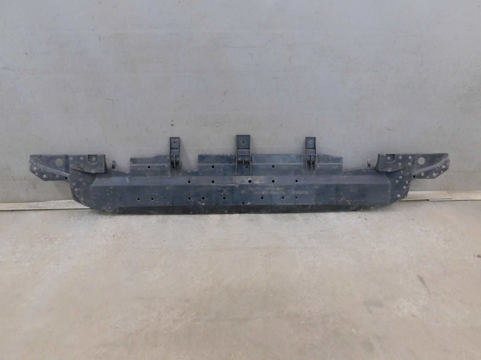 Пыльник Toyota RAV 4 2019>